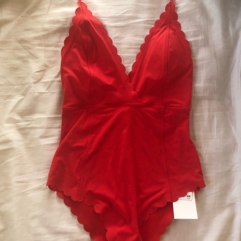 One-piece bathing suit